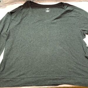 Evri Women's Plus Size 3X Charcoal Gray Soft V-Neck Long Sleeve Tee Shirt NWT
